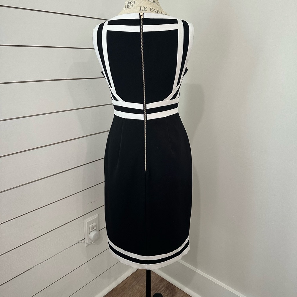 Adrianna Papell Black and White Shift Dress Color Block Sz 4 - Picture 4 of 7